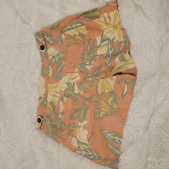 Cynthia Rowley Tropical Floral Retro Print Lyocell Shorts 10 - Picture 5 of 8